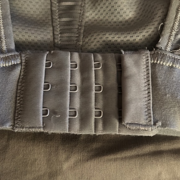 Jockey Plus Size Sport Bra - Picture 6 of 7